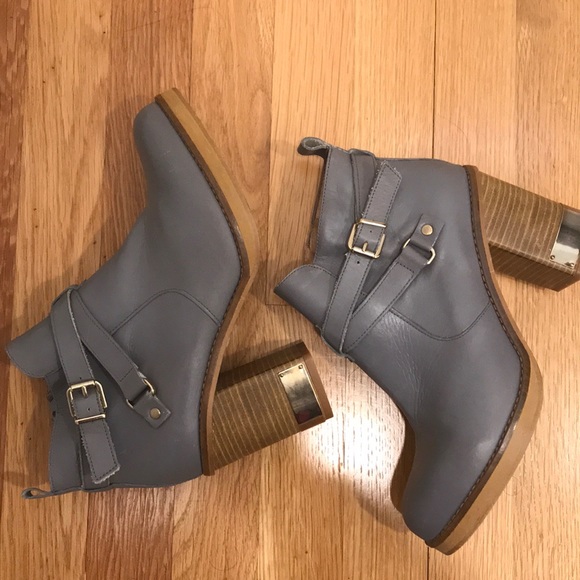 💥New!!💥TOP SHOP pale blue buckle ankle booties - Picture 2 of 8